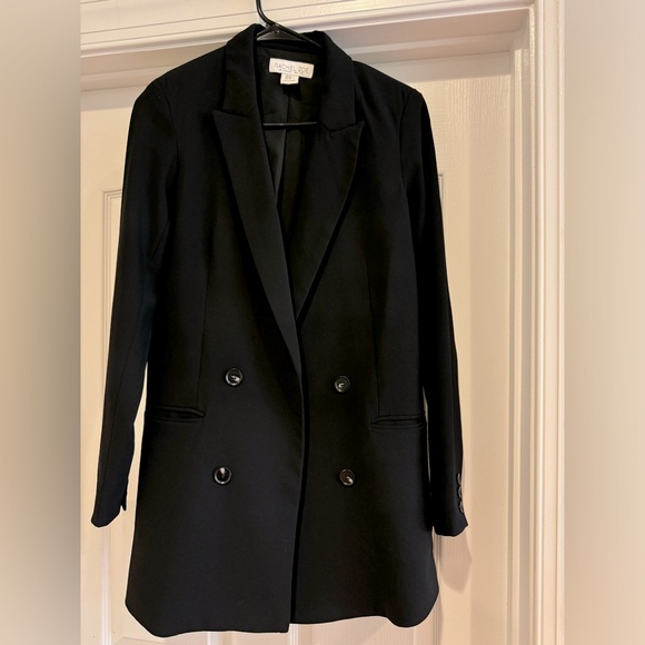 Women’s XS coat in black; great condition - Picture 1 of 3